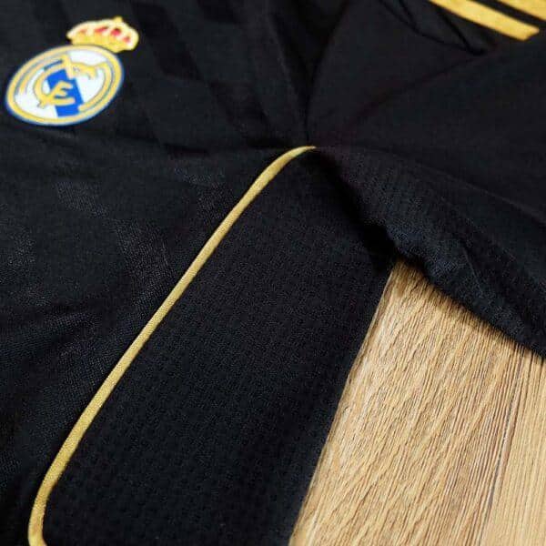 MAILLOT RETRO REAL MADRID EXTERIEUR 2011-2012